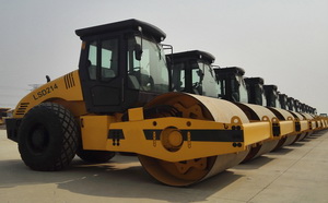 振動壓路機(jī) 振動壓路機(jī)