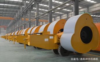 沖擊式壓路機 沖擊式壓路機