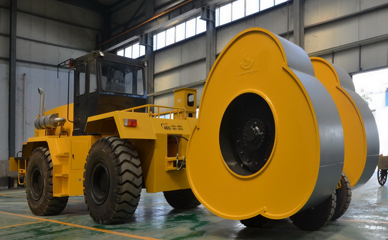 1536372763136080.jpg 32kj沖擊壓路機(jī).JPG