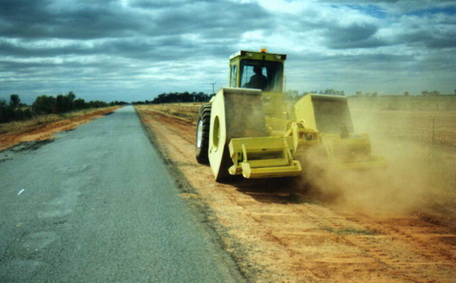 沖擊碾壓設(shè)備 沖擊碾壓設(shè)備