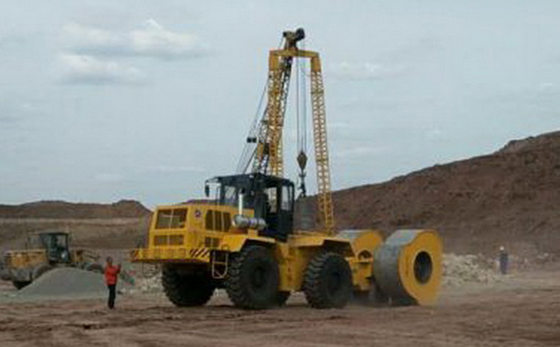 沖擊壓路機(jī) 沖擊壓路機(jī)