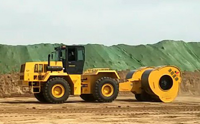 沖擊式壓路機(jī) 沖擊式壓路機(jī)