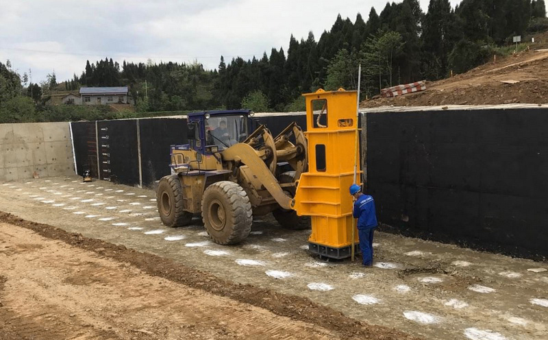 液壓夯實機 液壓夯實機