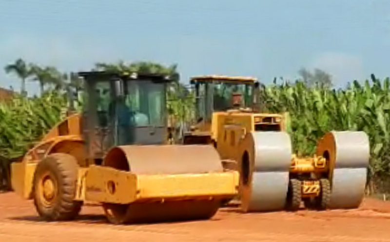 沖擊壓路機(jī) 沖擊壓路機(jī)