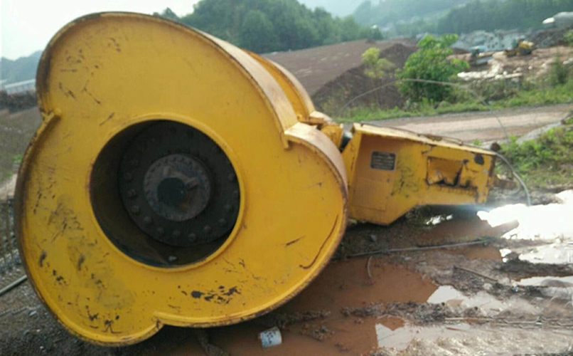 沖擊壓路機(jī)型號 1668317790894016.jpg