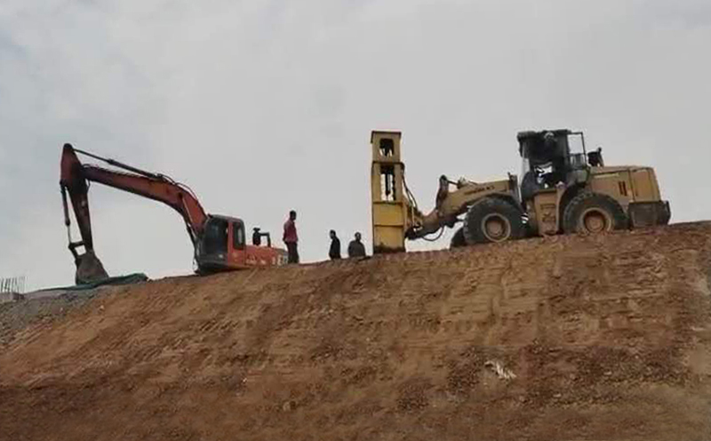 液壓夯實機 液壓夯實機