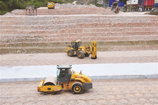 液壓夯實(shí)機(jī) 液壓夯實(shí)機(jī)